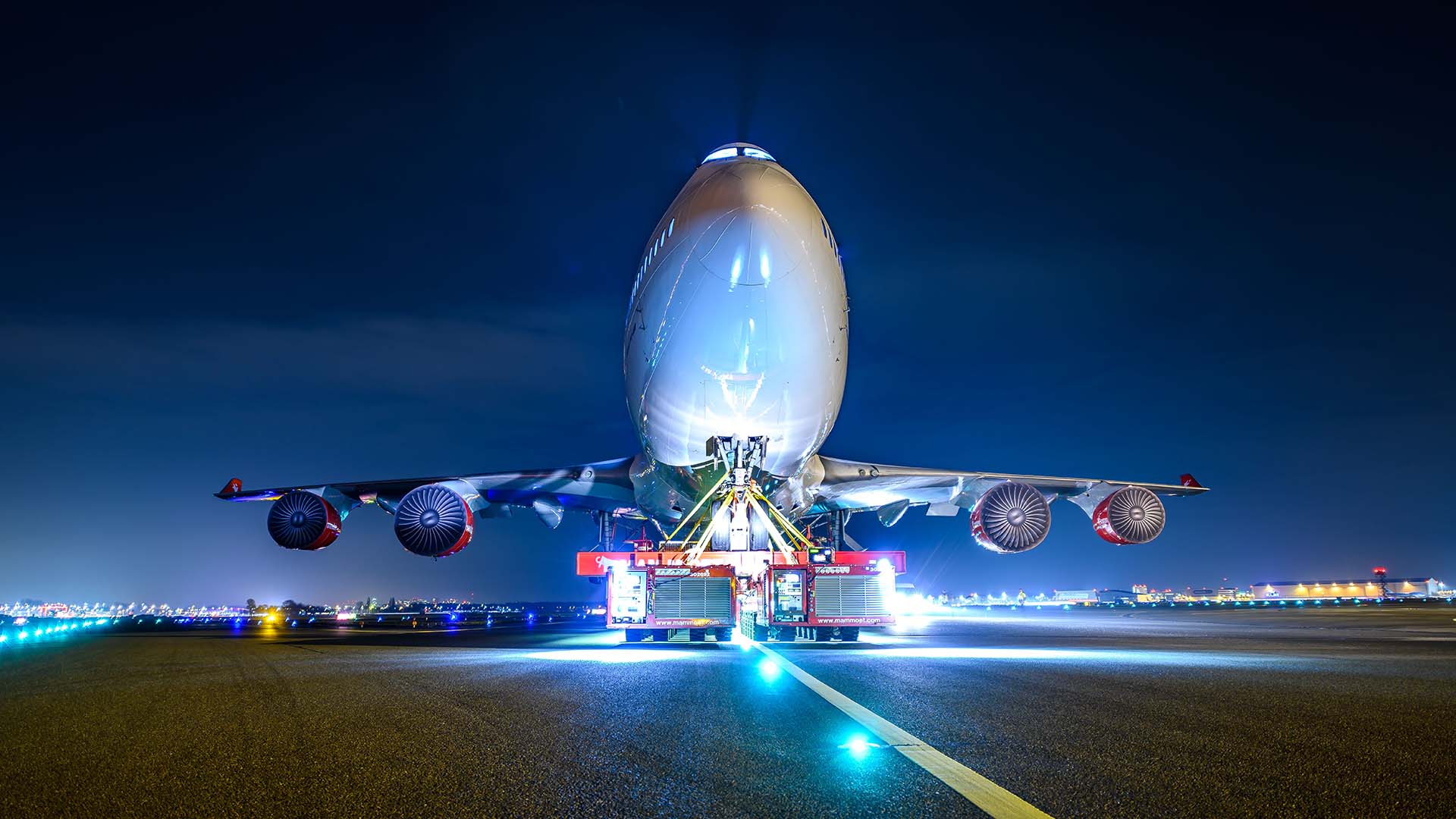 Mammoet_corendon_airplane_02_1920x1080