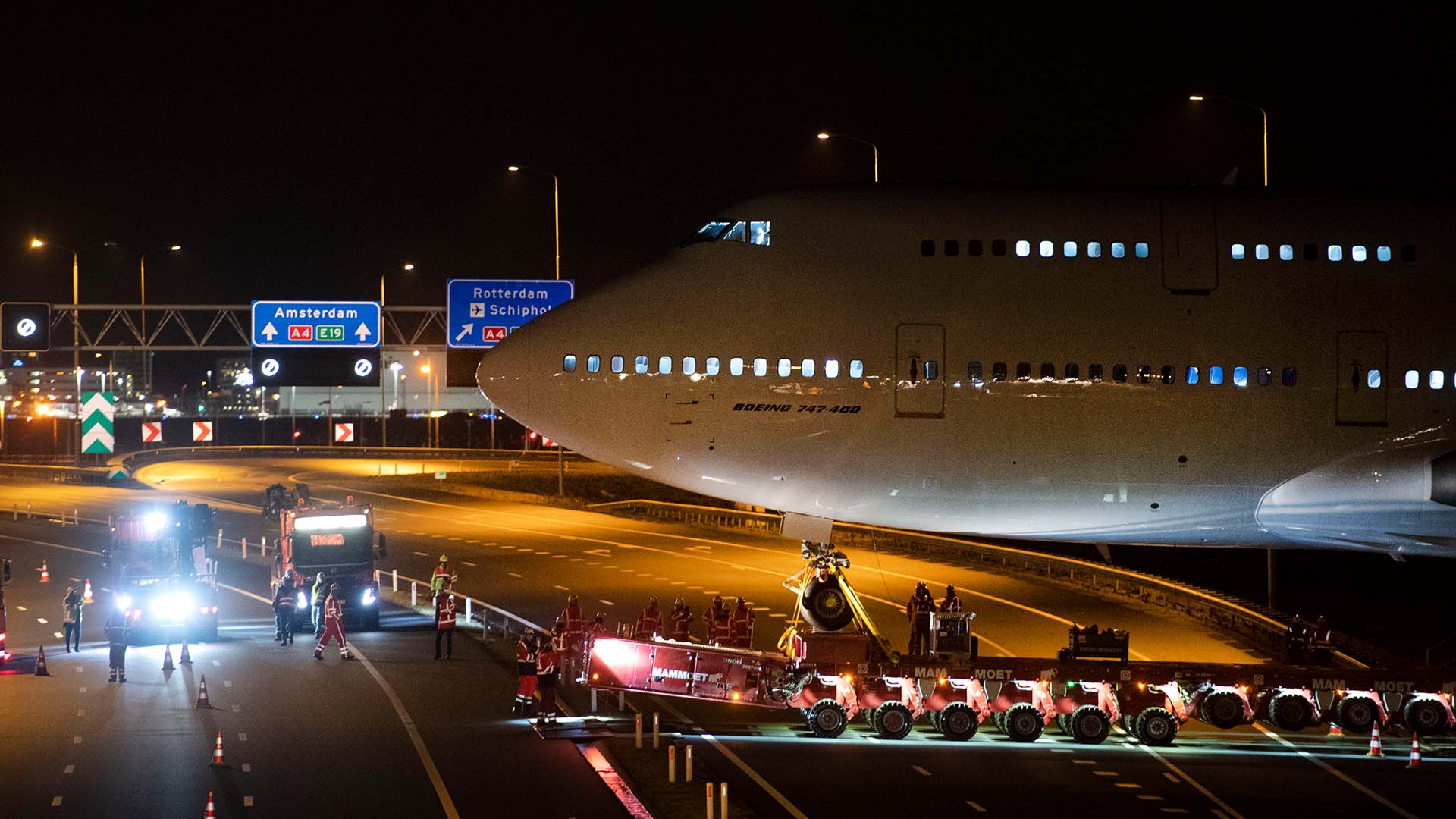 Mammoet_corendon_airplane_1920x1080