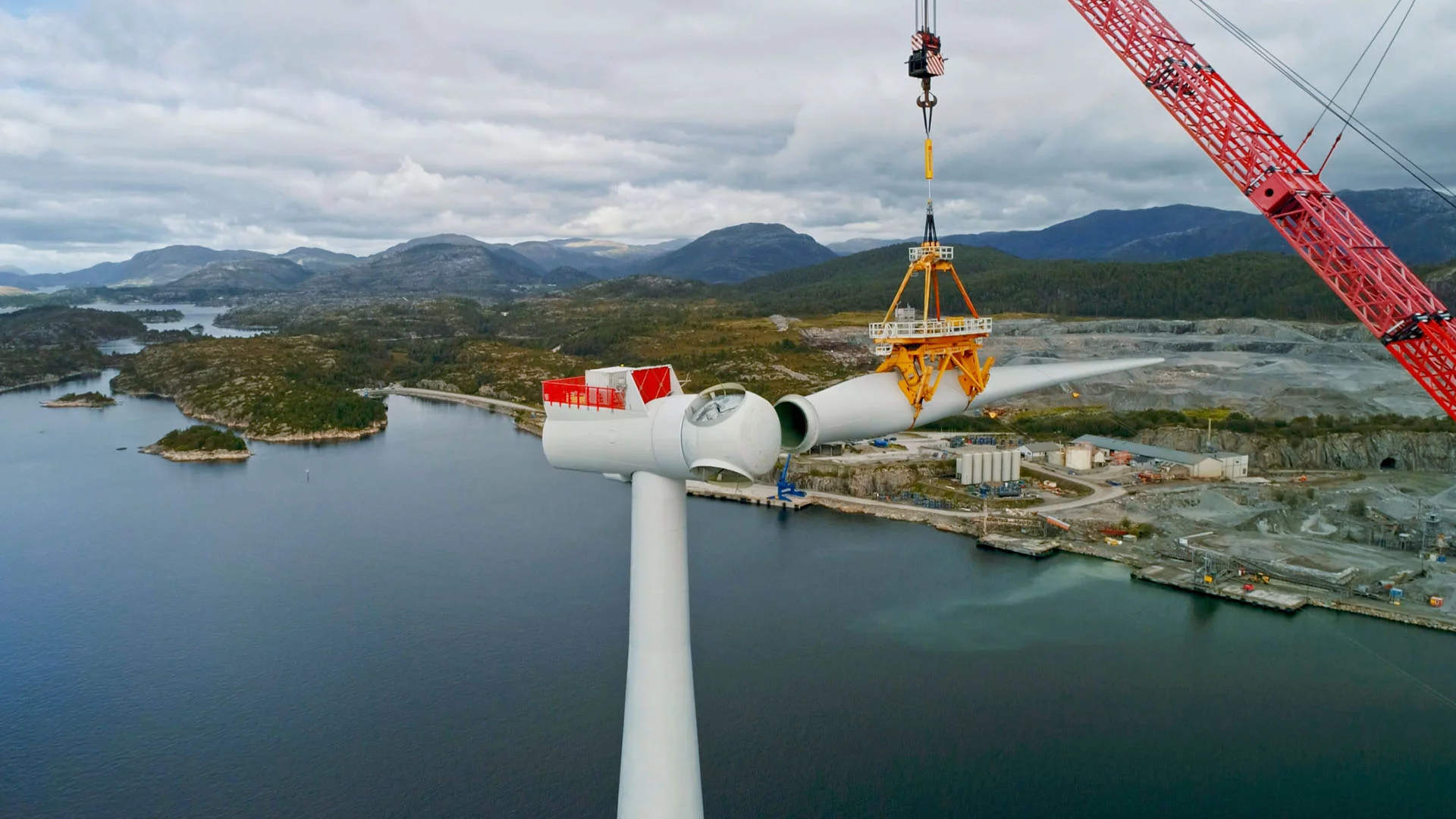 Mammoet_offshore_wind_hywind_tampen_1920x1080